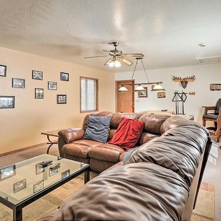 Munds Park Cabin With Fire Pit And Wraparound Porch! Luaran gambar