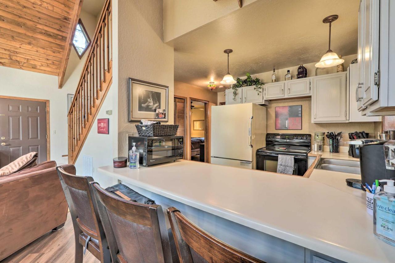 Munds Park Cabin With Fire Pit And Wraparound Porch! Luaran gambar