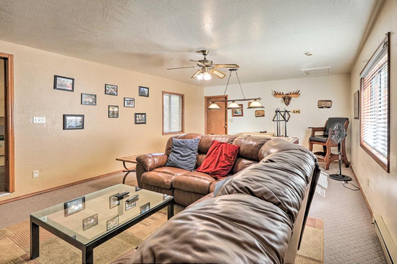 Munds Park Cabin With Fire Pit And Wraparound Porch! Luaran gambar